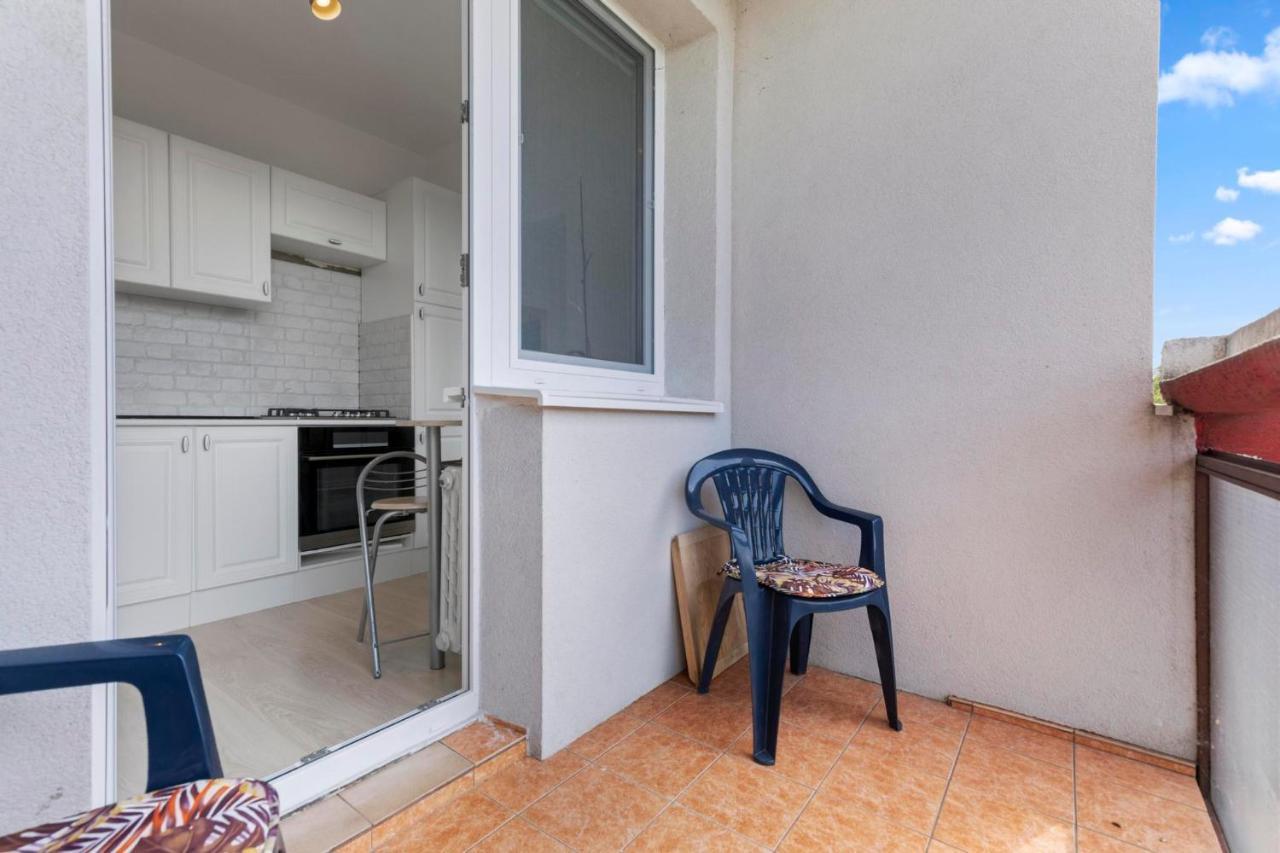 Apartment 20 Minutes From City Center W Netflix, Coffee Or Tea & Parking Bratislava Extérieur photo