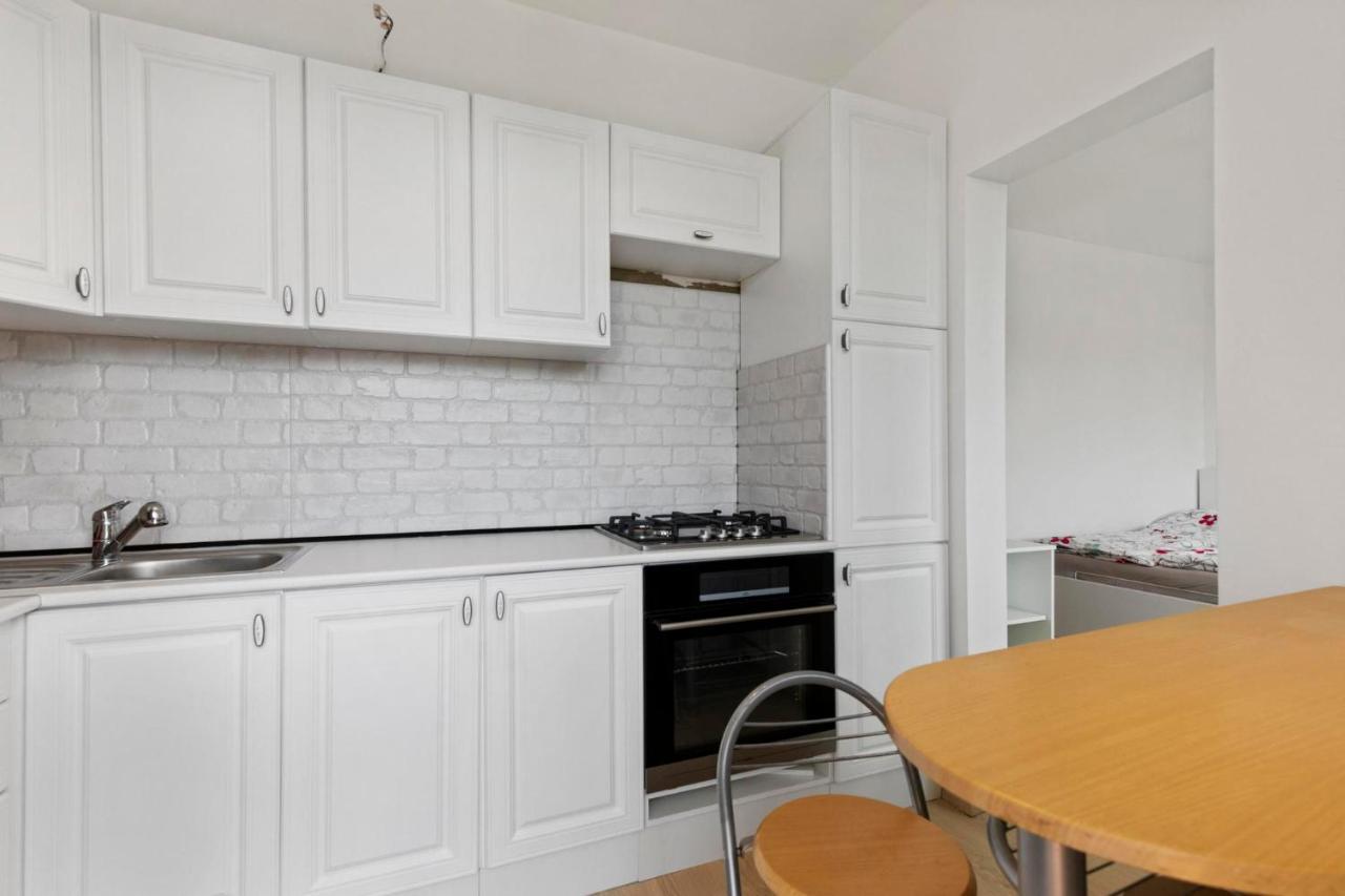 Apartment 20 Minutes From City Center W Netflix, Coffee Or Tea & Parking Bratislava Extérieur photo