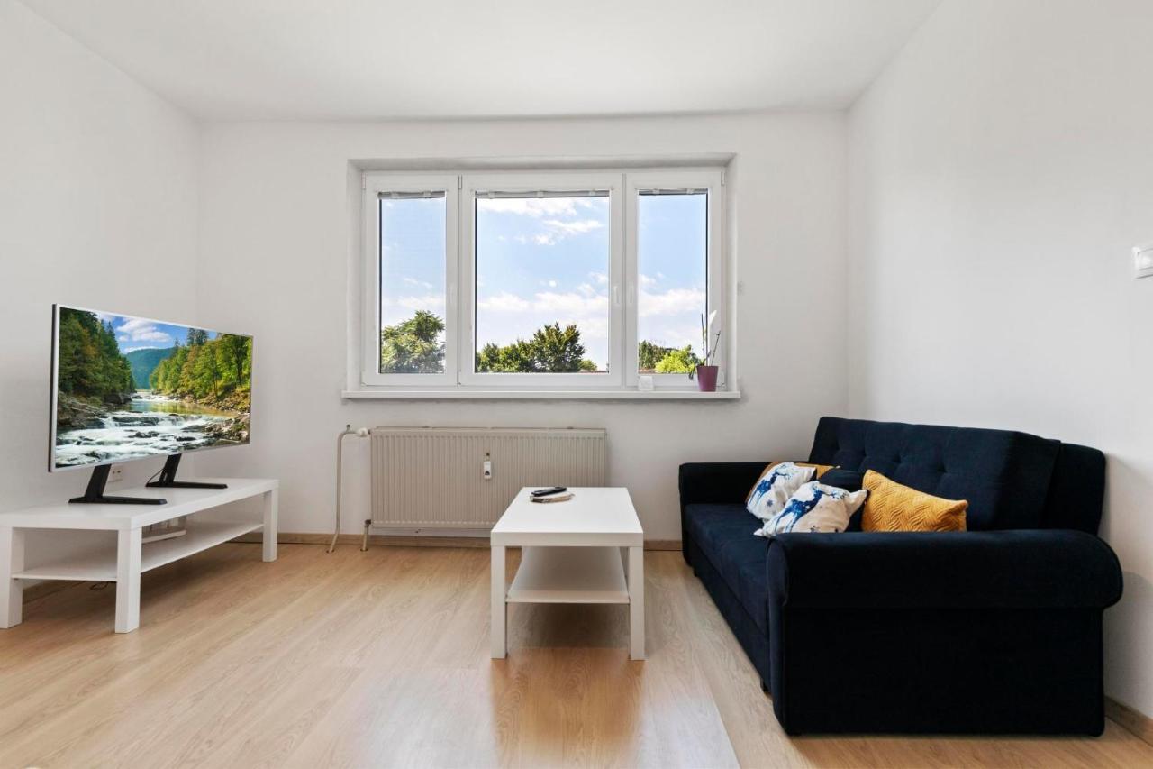 Apartment 20 Minutes From City Center W Netflix, Coffee Or Tea & Parking Bratislava Extérieur photo